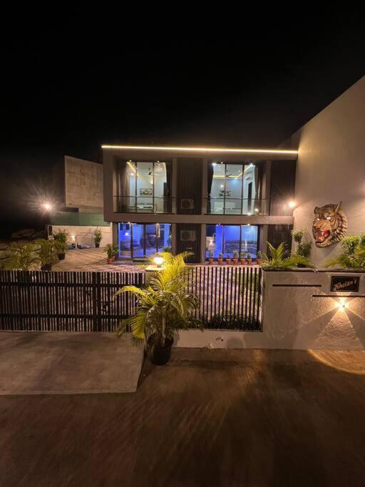 Stayhaven Starmount 4Bhk & Pool Mumbai Exterior foto