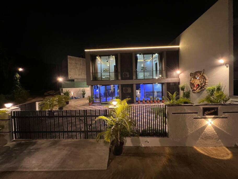 Stayhaven Starmount 4Bhk & Pool Mumbai Exterior foto